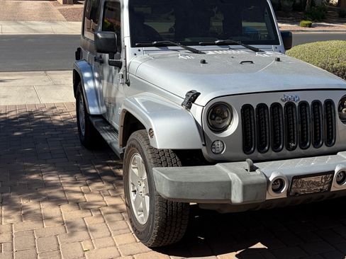 Used 2010 Jeep Wrangler Sahara w/ Dual Top Group AWD/4WD image 5