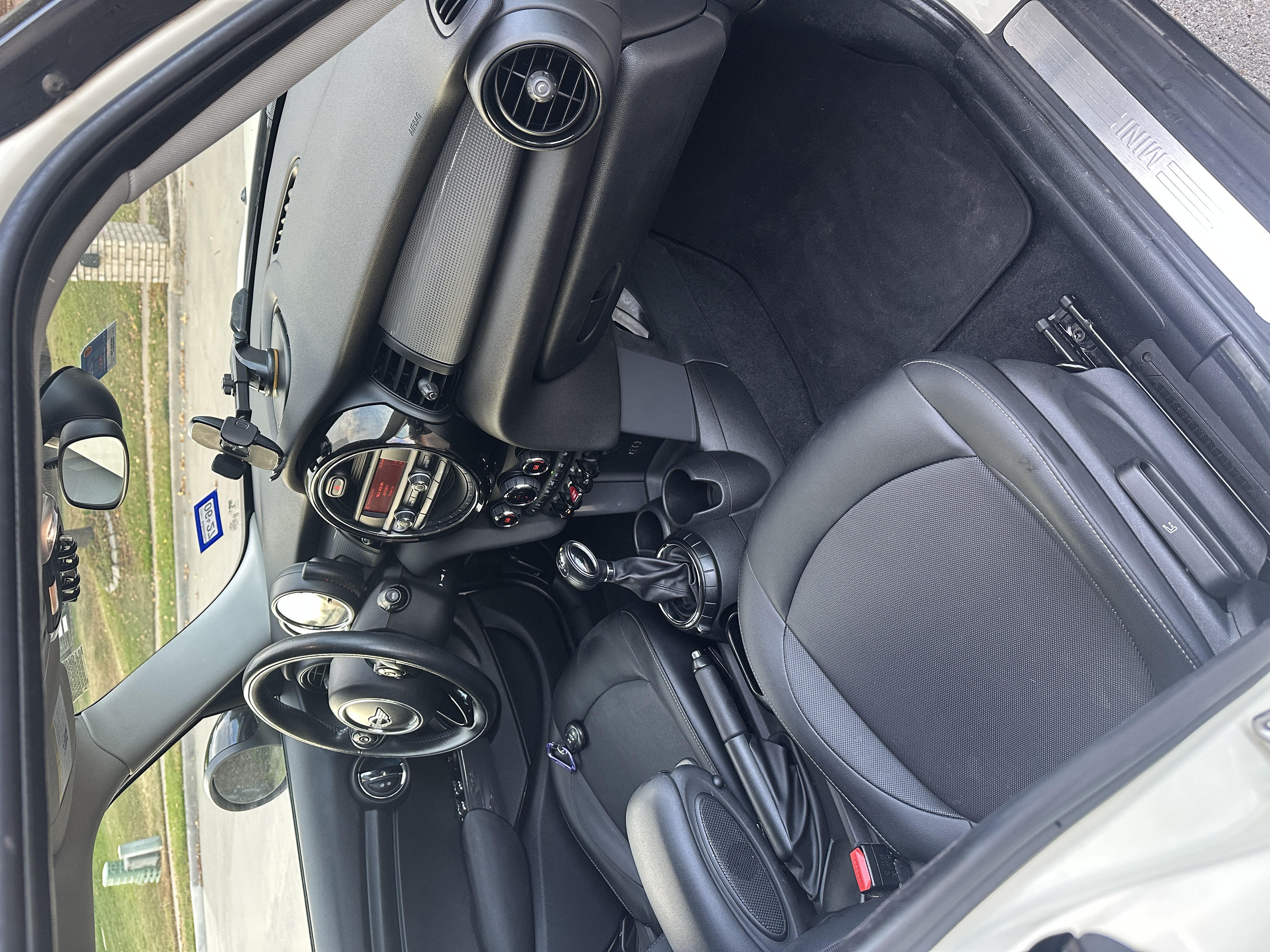 Used 2015 MINI Cooper 4-Door Hardtop FWD image 15