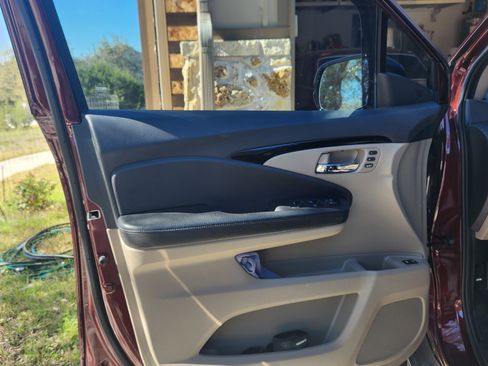 Used 2020 Honda Pilot Touring image 18