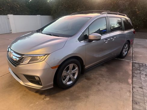 Used 2018 Honda Odyssey EX-L image 2