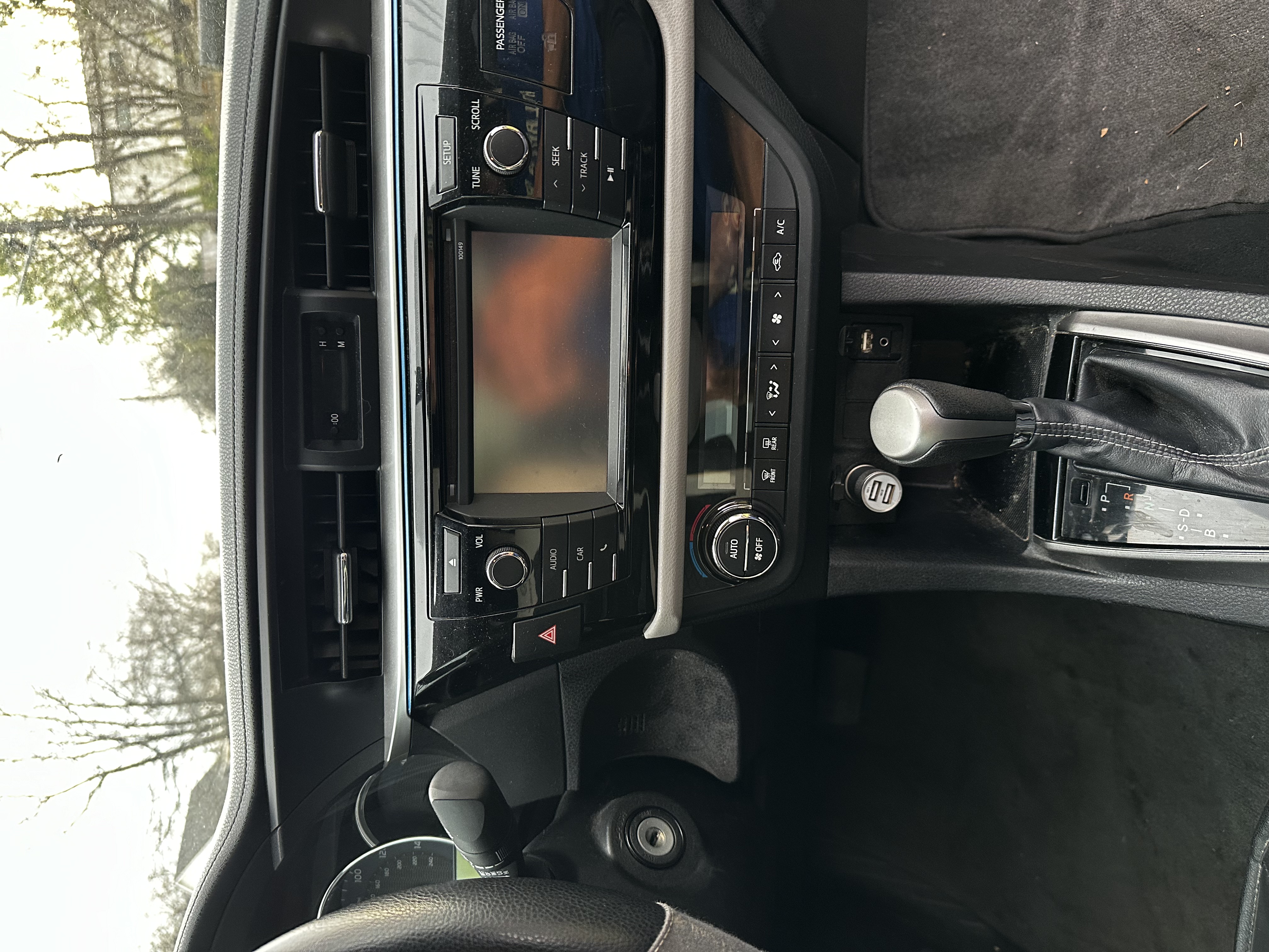 Used 2014 Toyota Corolla LE FWD image 26