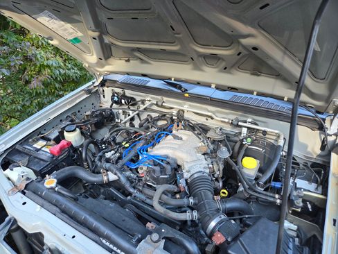 Used 2004 Nissan Xterra XE image 10