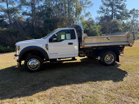 Used 2019 Ford F550 4x4 Regular Cab Super Duty image 13