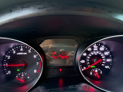 Used 2016 Kia Sedona L image 20