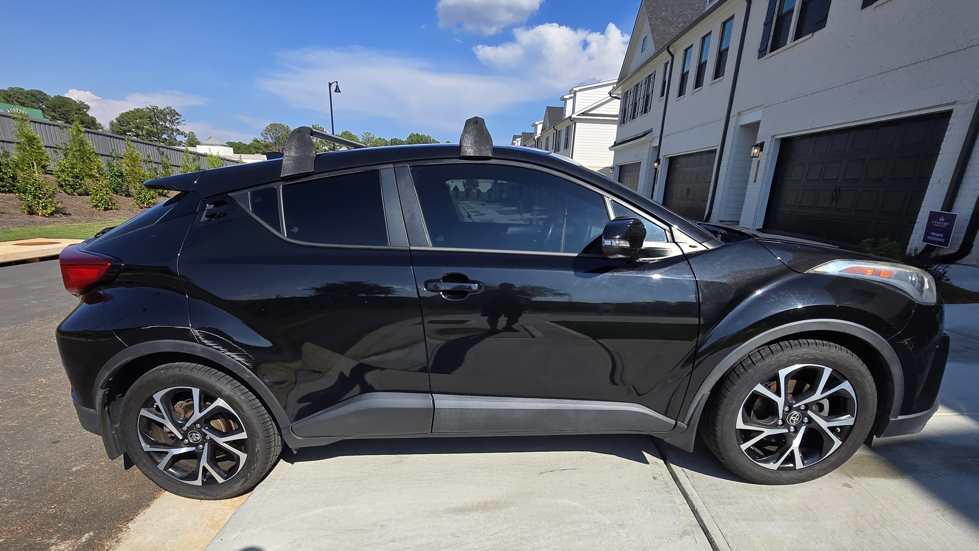 Used 2018 Toyota C-HR XLE FWD image 21
