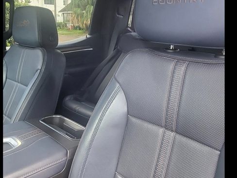 Used 2022 Chevrolet Silverado 1500 High Country w/ Technology Package image 4