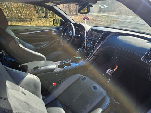 Used 2018 INFINITI Q60 3.0t Sport w/ Sensory Package 3.0T Sport image 10