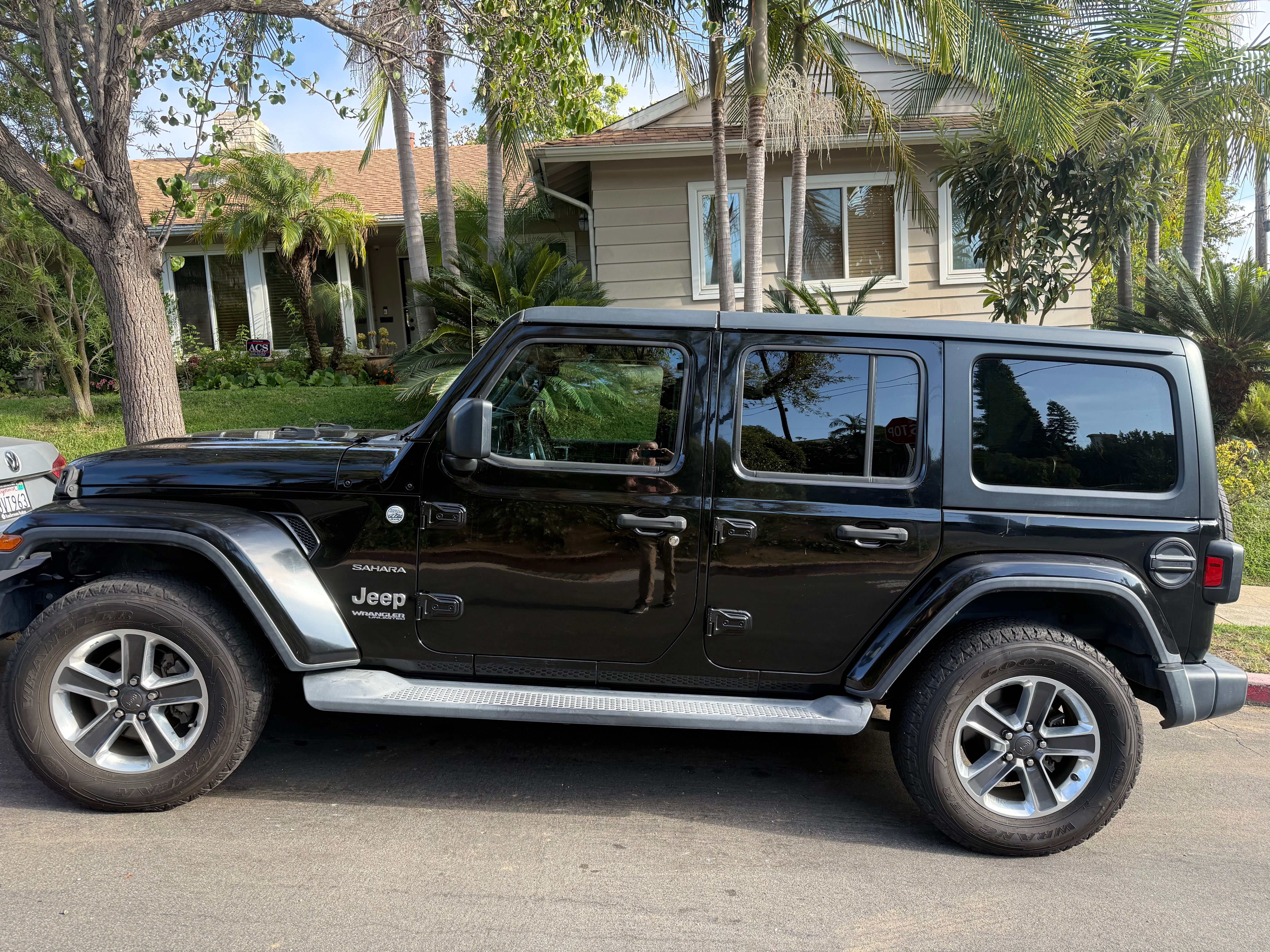Used 2019 Jeep Wrangler Unlimited Sahara AWD/4WD image 1