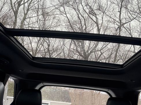 Used 2023 Jeep Grand Cherokee Overland w/ Advanced Protech Group III image 11