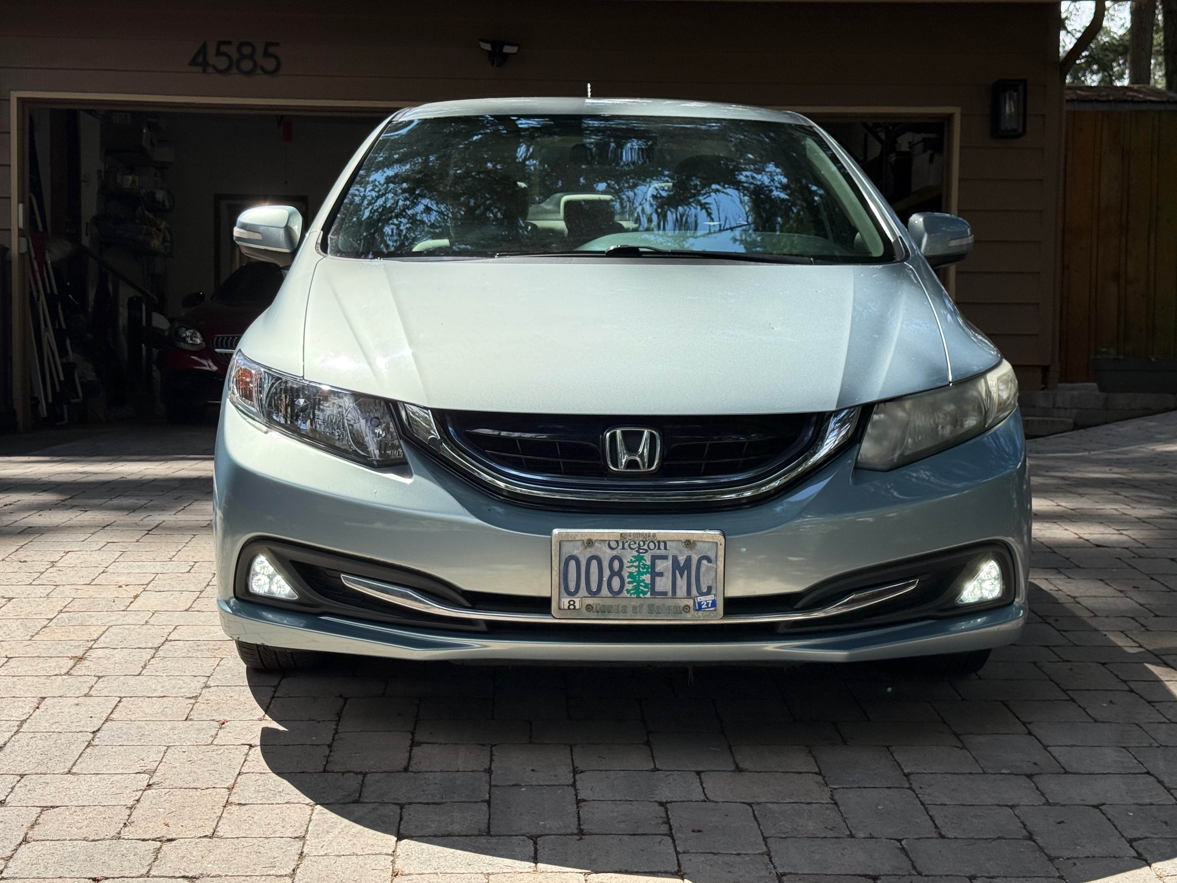 Used 2013 Honda Civic Hybrid Sedan image 2