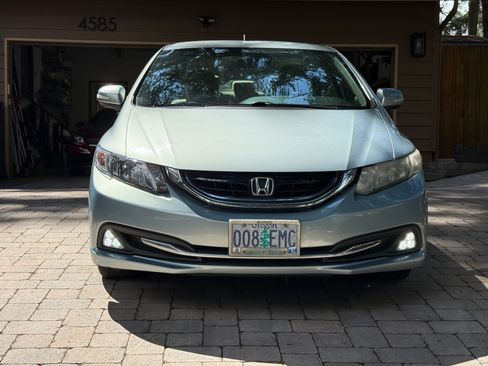Used 2013 Honda Civic Hybrid Sedan image 2