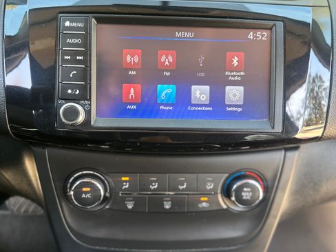Used 2019 Nissan Sentra S image 9