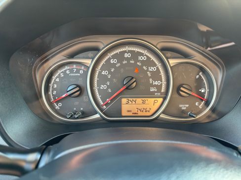 Used 2017 Toyota Yaris L image 13