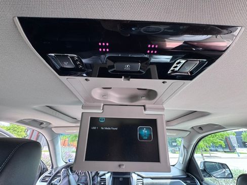 Used 2020 Chevrolet Tahoe Premier RWD image 23