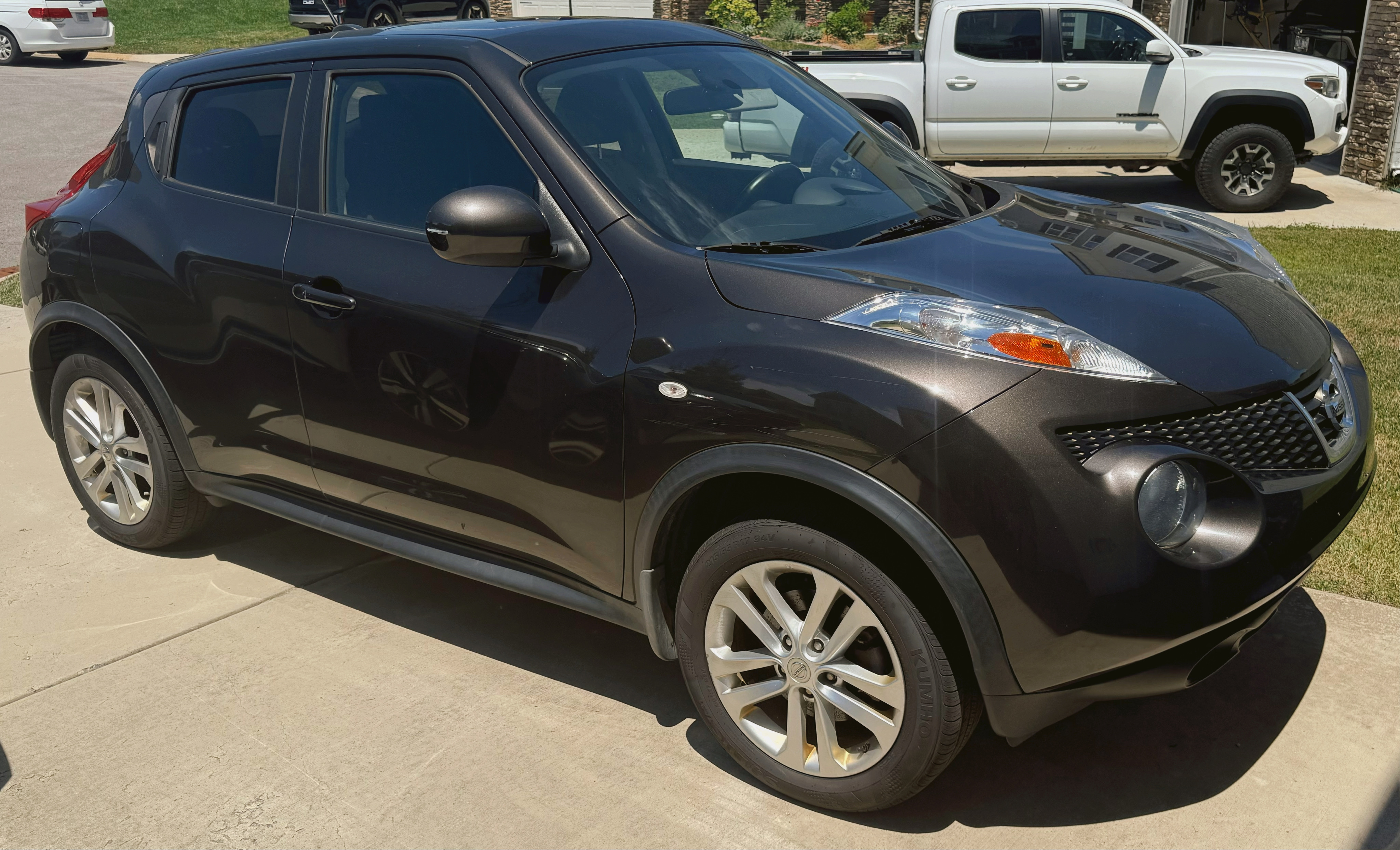 Used 2012 Nissan Juke SV AWD/4WD image 1