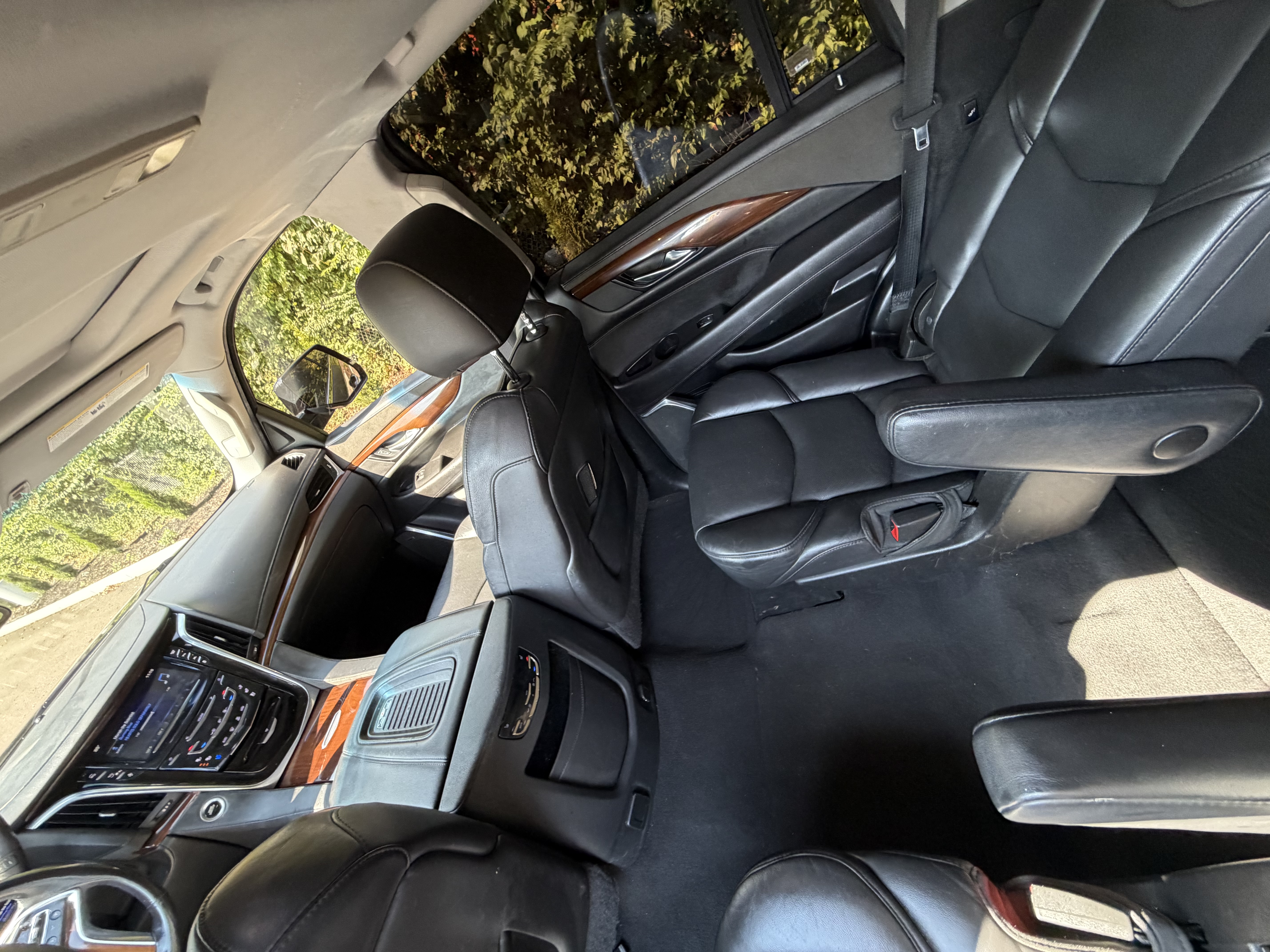 Used 2019 Cadillac Escalade Luxury RWD image 16
