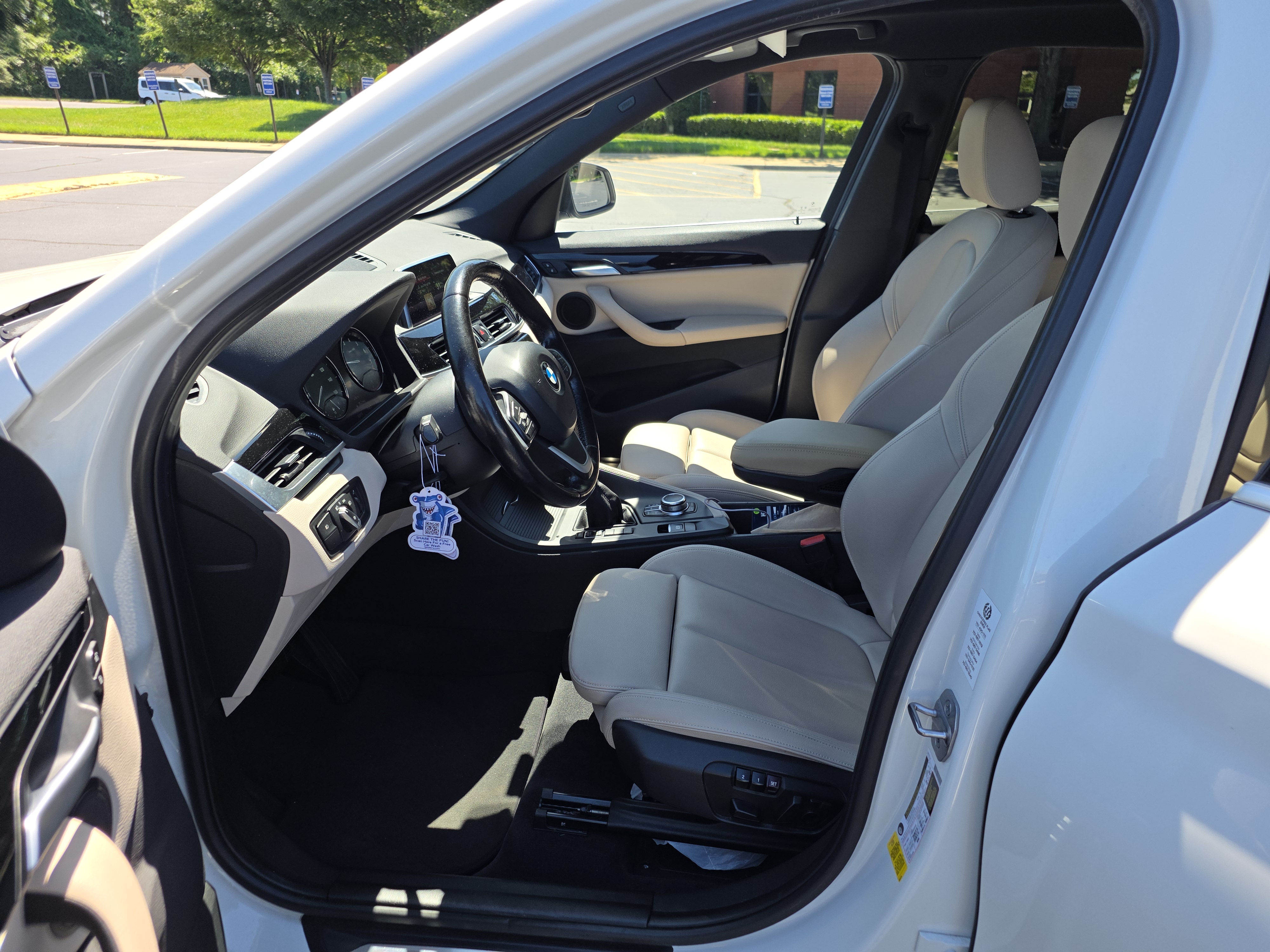 Used 2018 BMW X1 sDrive28i w/ Convenience Package FWD image 9