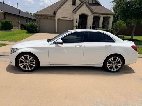 Used 2017 Mercedes-Benz C 300 Sedan image 4