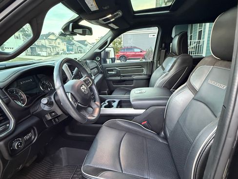 Used 2024 RAM 2500 Laramie w/ Sport Appearance Package image 13