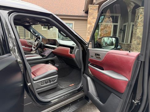 Used 2025 INFINITI QX80 Autograph AWD/4WD image 19