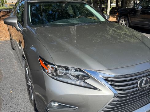 Used 2017 Lexus ES 350 image 2