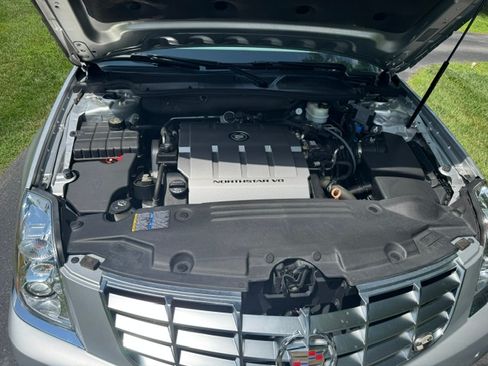 Used 2011 Cadillac DTS Luxury FWD image 13
