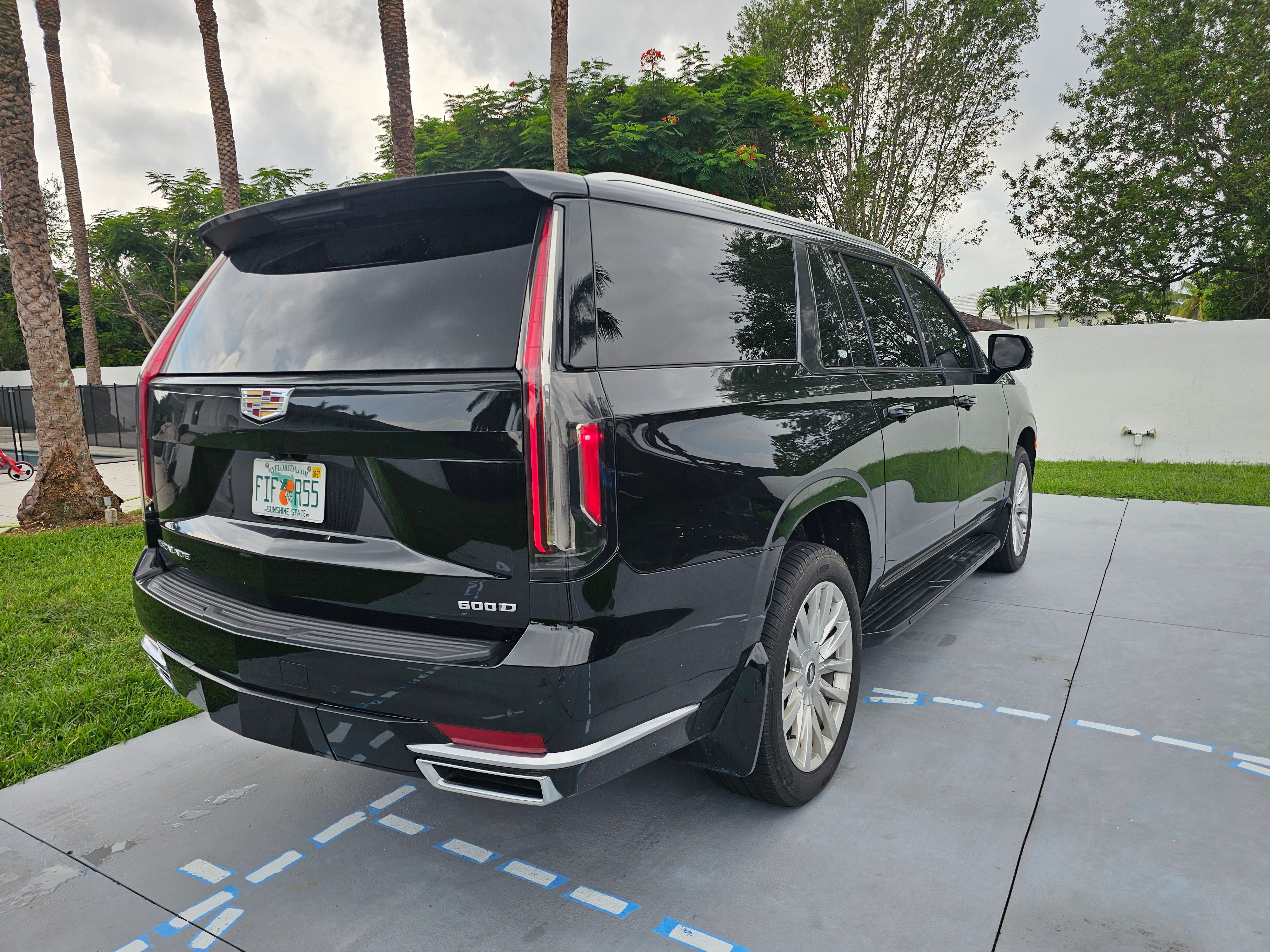 Used 2022 Cadillac Escalade ESV Luxury RWD image 8