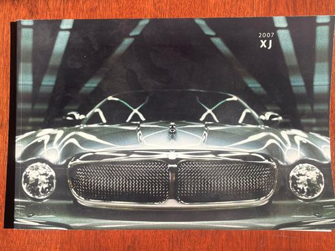 Used 2007 Jaguar XJ8 image 13