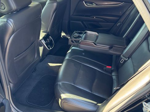 Used 2019 Cadillac XTS Luxury image 11