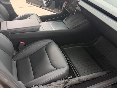 Used 2024 Tesla Model 3 Long Range image 9