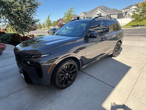 Used 2026 BMW X7 xDrive40i w/ M Sport Package AWD/4WD image 1