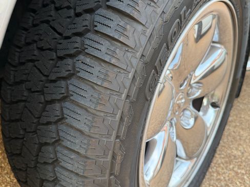 Used 2019 RAM 1500 Classic SLT RWD image 12