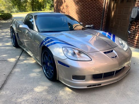 Used 2006 Chevrolet Corvette Coupe w/ Preferred Equipment Group RWD image 13
