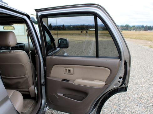 Used 2002 Toyota 4Runner SR5 image 12