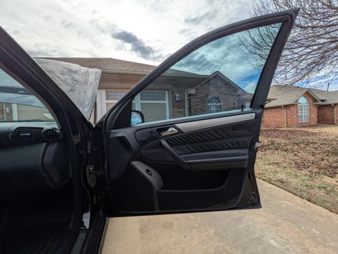 Used 2005 Mercedes-Benz C 55 AMG Sedan image 17