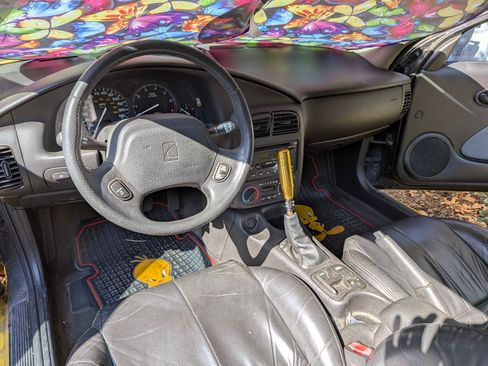 Used 2001 Saturn S-Series SC2 image 19