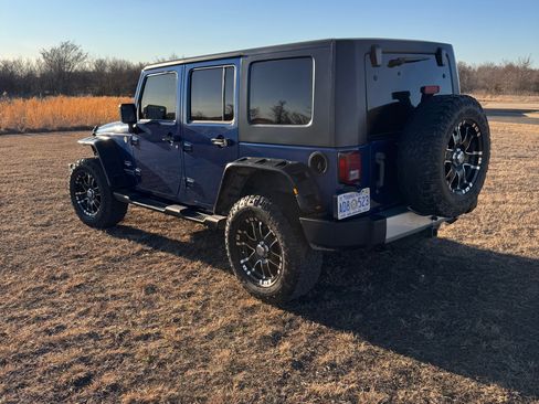 Used 2009 Jeep Wrangler Unlimited Sahara w/ Dual Top Group image 2