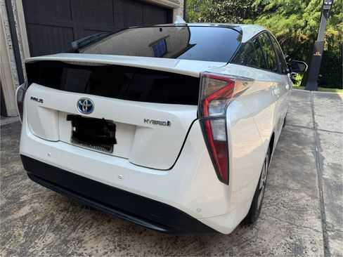 Used 2017 Toyota Prius Two image 11