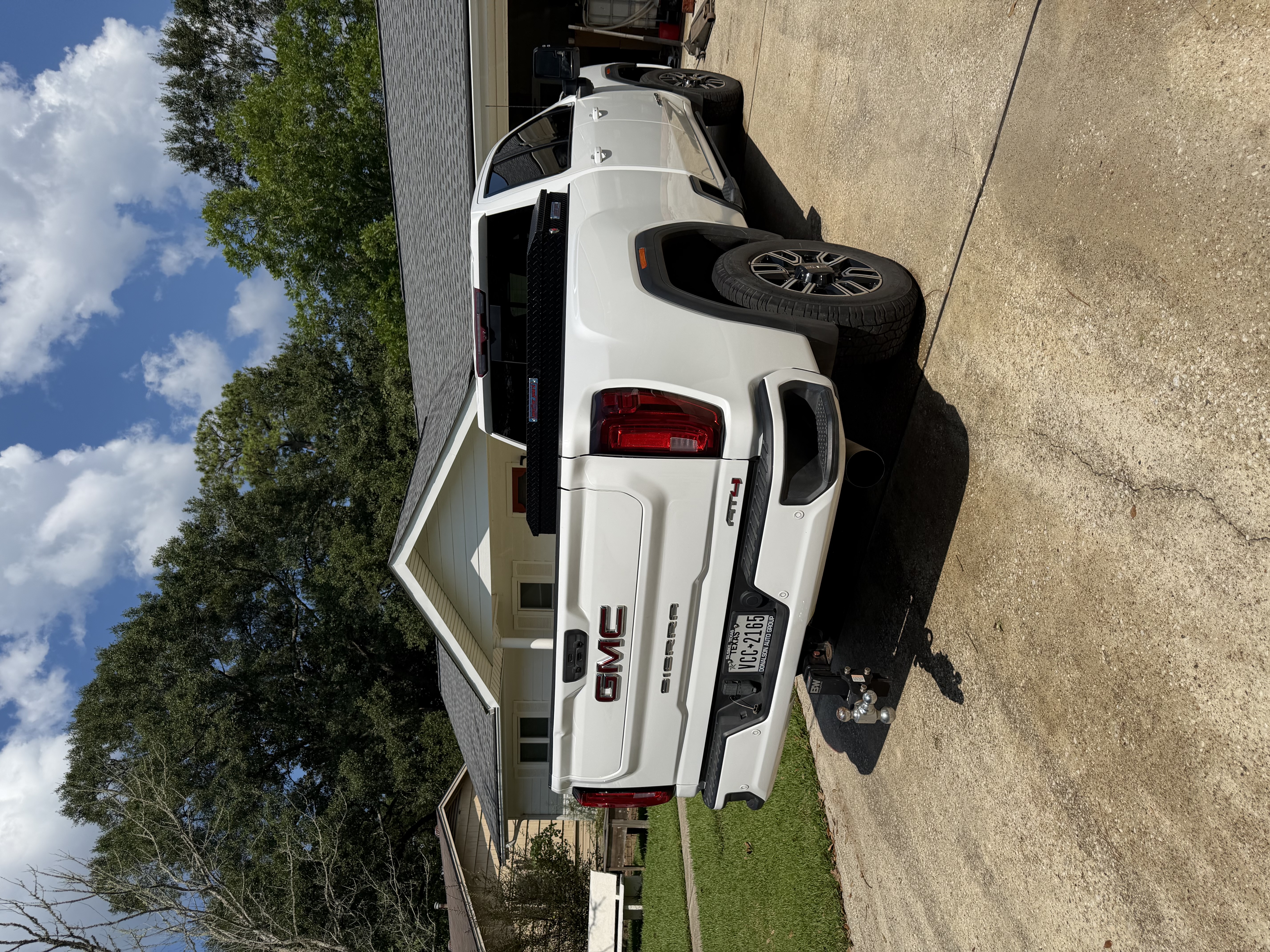 Used 2023 GMC Sierra 3500 AT4 w/ AT4 Premium Plus Package AWD/4WD image 5