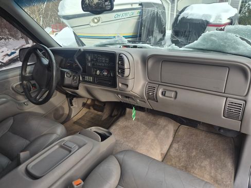 Used 1999 Chevrolet Tahoe 4WD 2-Door w/ Preferred Equipment Group image 10