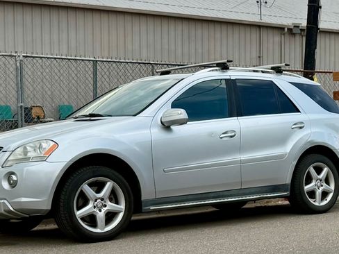 Used 2009 Mercedes-Benz ML 550 4MATIC image 4