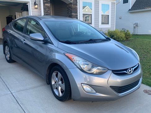 Used 2013 Hyundai Elantra GLS w/ Preferred Pkg FWD image 1