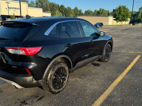 Used 2022 Ford Escape SE AWD/4WD image 5