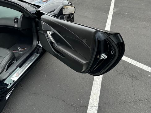 Used 2016 Chevrolet Corvette Z06 w/ 3LZ Preferred Equipment Group image 26