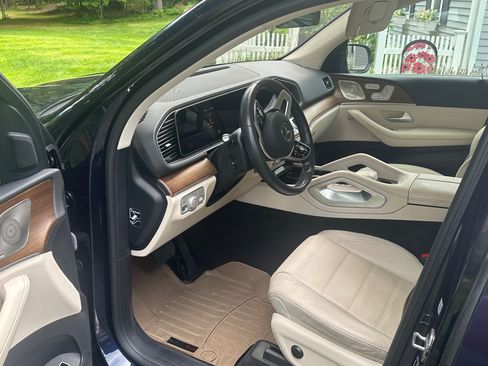 Used 2022 Mercedes-Benz GLE 450 4MATIC image 2