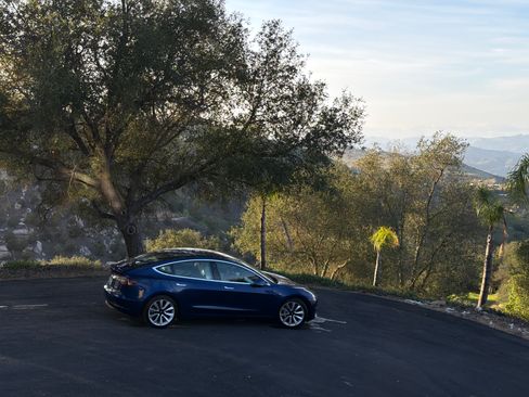 Used 2019 Tesla Model 3 Long Range image 14