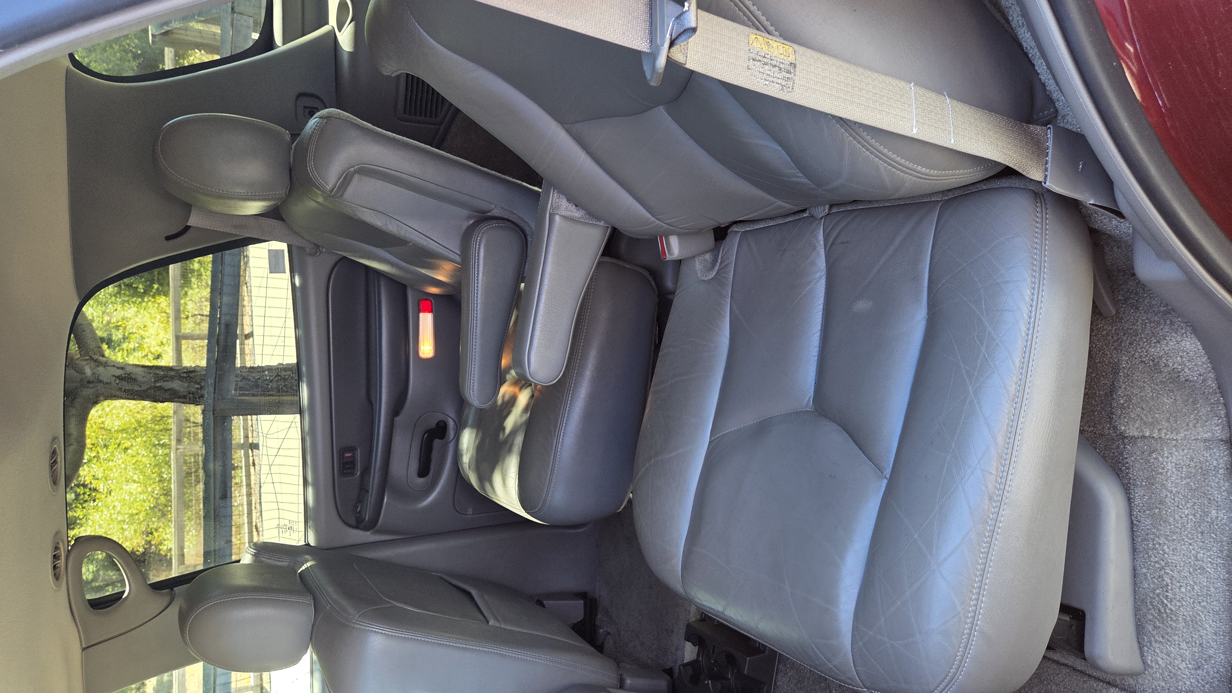 Used 2003 Chevrolet Tahoe LT RWD image 11