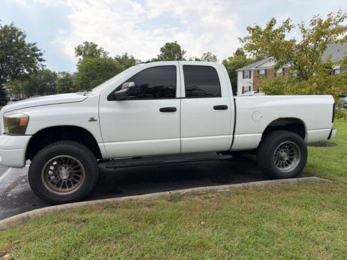 Used 2006 Dodge Ram 2500 Truck Laramie AWD/4WD image 1