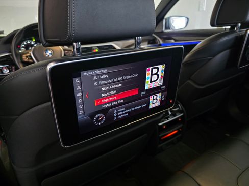 Used 2017 BMW 540i xDrive image 32