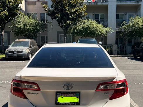 Used 2013 Toyota Camry SE FWD image 1